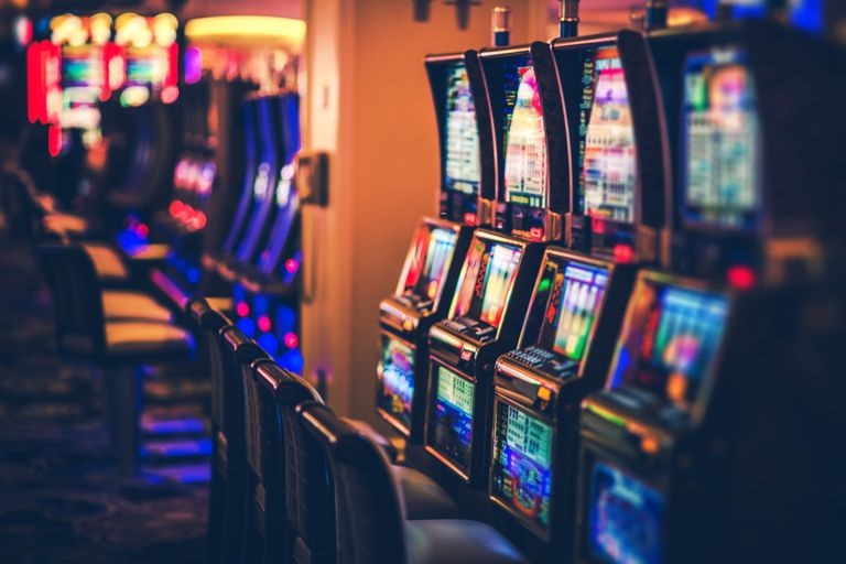 “Grasping Openings: How Gambling Machines Work and Their Ubiquity Made sense of”
